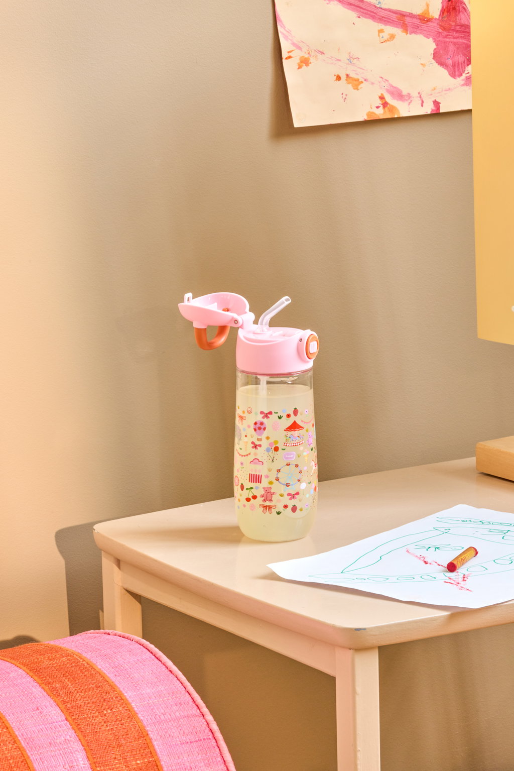 PlasticKidsDrinkingBottlewithPinkFunfairprint__2