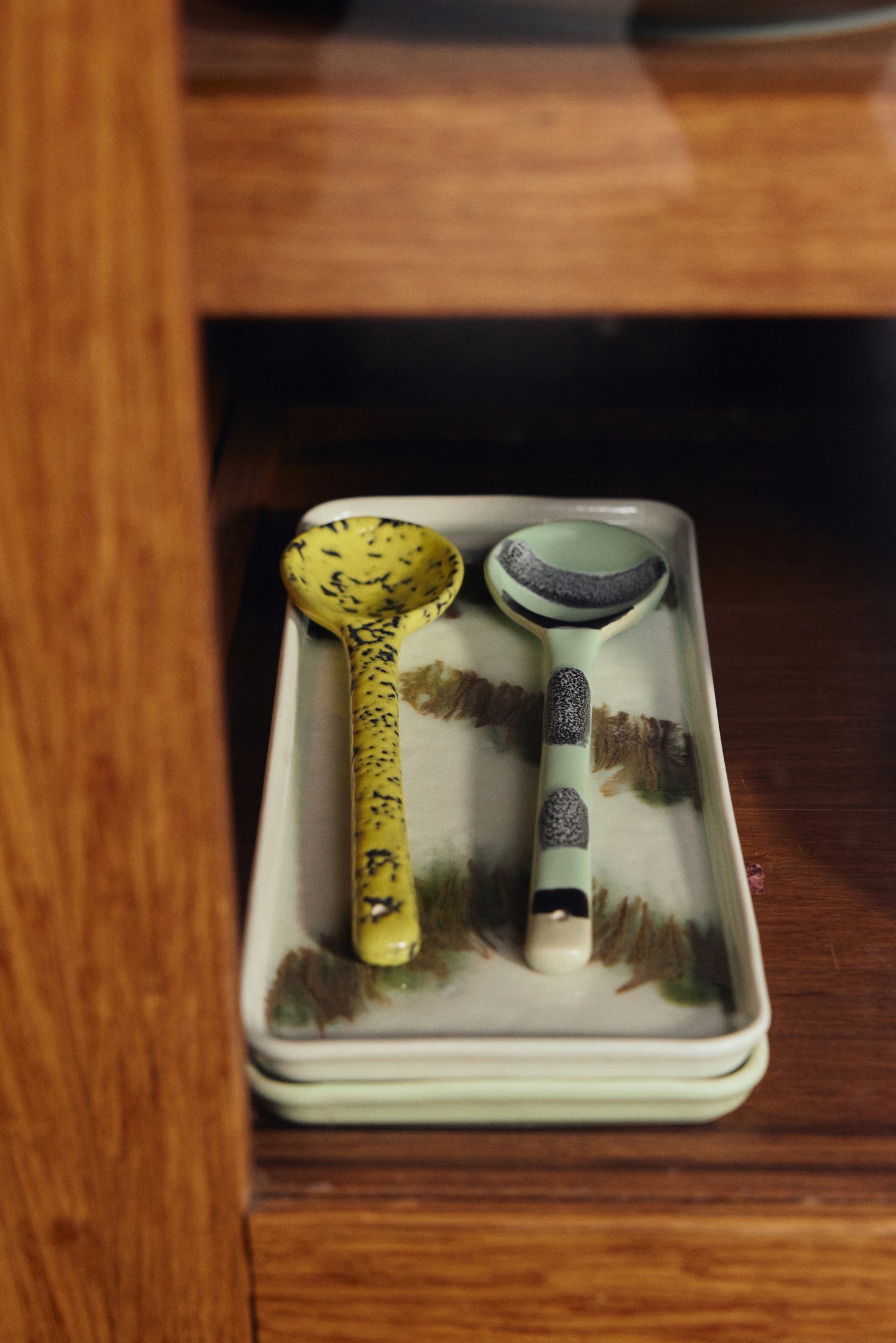 HKliving 70s ceramics: cake tray, tide