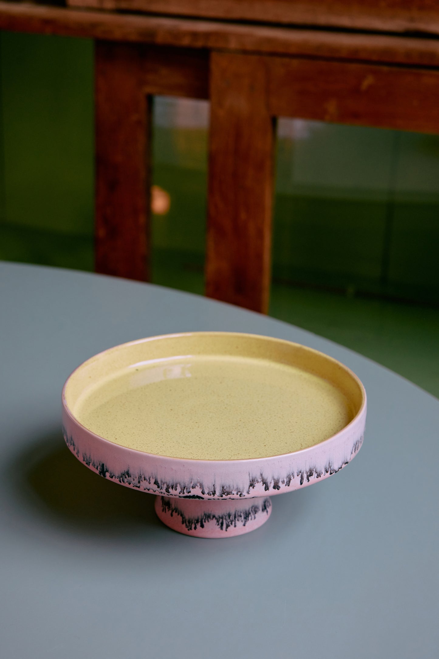 HKliving bowl on base, bubble