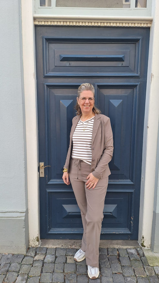 Mi piace T-shirt V Hals Stripe Falcon