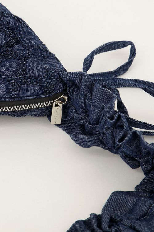 Blauwe denim crossbody tas met ruffles