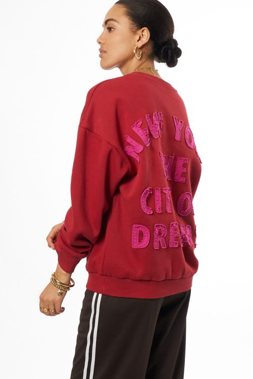 Myjewellerysweater_Cityofdreams_Rood__1