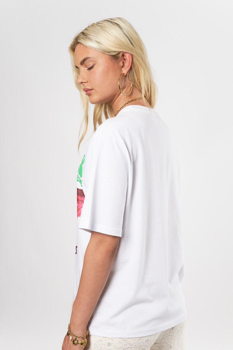 T-shirt_Adventuresareforever_Wit__3