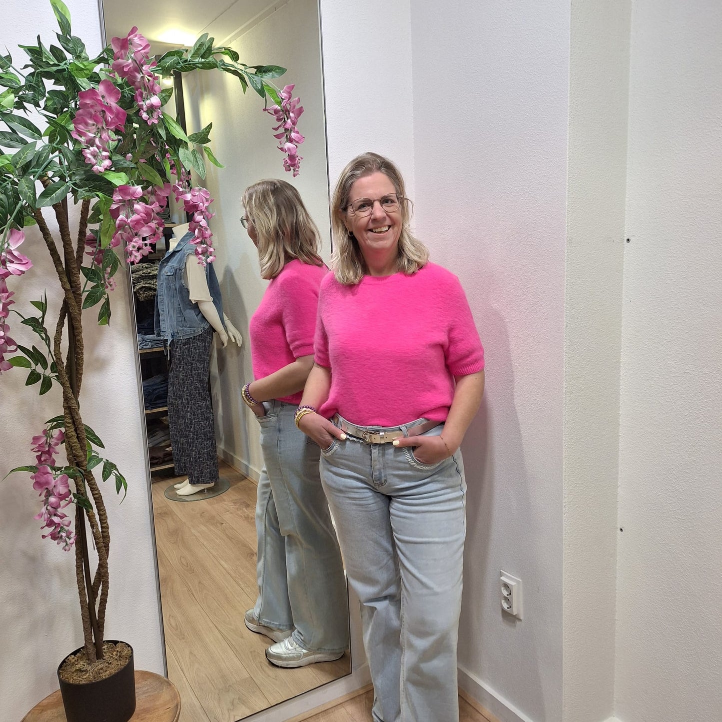 Truitje met alpaca wol fluor Neon roze