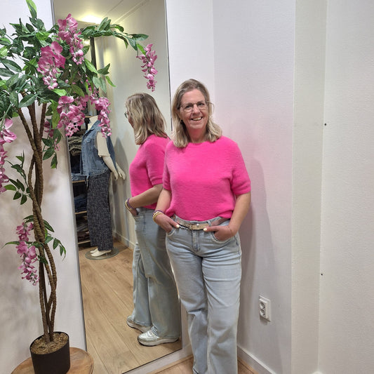 Truitje met alpaca wol fluor Neon roze