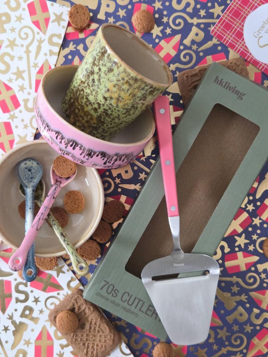 70s cutlery: cheese slicer raspberry